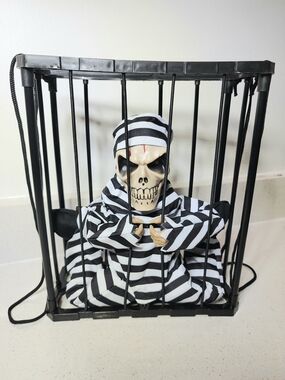 Animated Scary Prisoner! See Video. New In Box